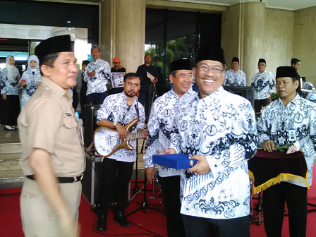 Pencarian PGRI Kota Sukabumi - Persatuan Guru Republik Indonesia Cabang Kota Sukabumi